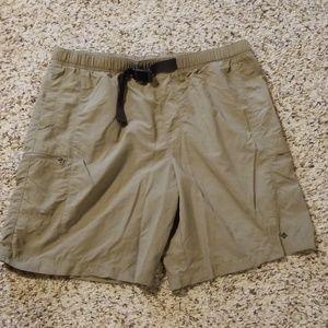 LIKE NEW Columbia OmniShade Outdoor Shorts/XL